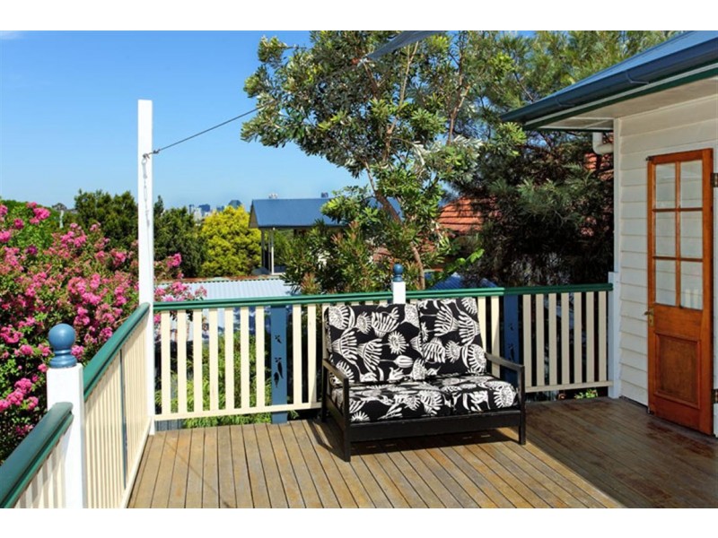15 Marshall Avenue, Seven Hills QLD 4170