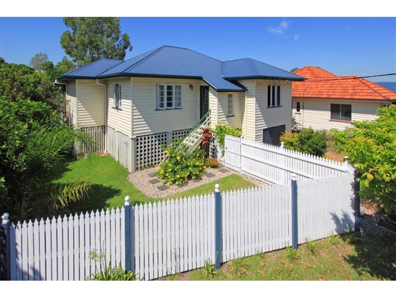 15 Marshall Avenue, Seven Hills QLD 4170
