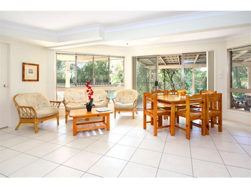 2 Stevenson Court, Carindale QLD 4152