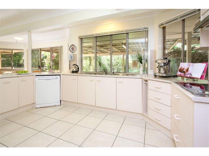 2 Stevenson Court, Carindale QLD 4152