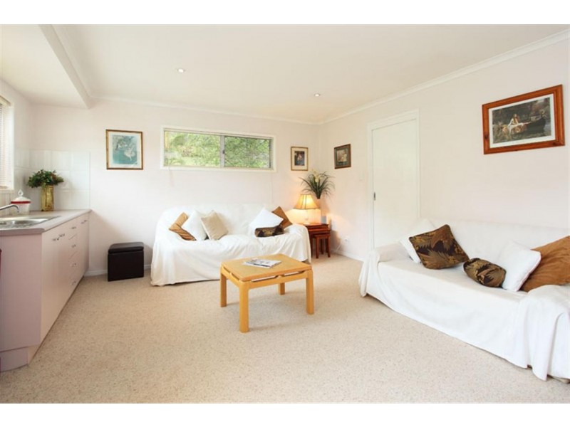 6 Solander, Carina QLD 4152