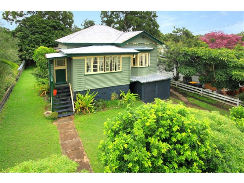 90 Kennington Road, Camp Hill QLD 4152