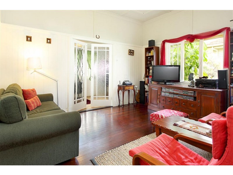 90 Kennington Road, Camp Hill QLD 4152