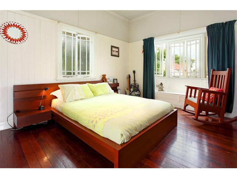 90 Kennington Road, Camp Hill QLD 4152