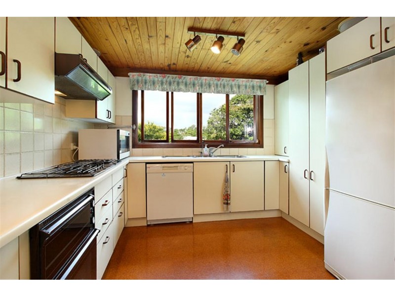 27 Glanosmond Avenue, Camp Hill QLD 4152