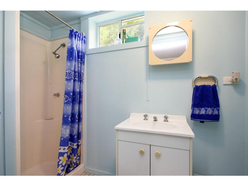 27 Glanosmond Avenue, Camp Hill QLD 4152