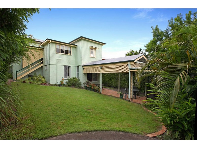 27 Glanosmond Avenue, Camp Hill QLD 4152