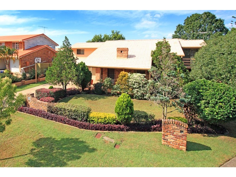 10 Salm Court, Carindale QLD 4152