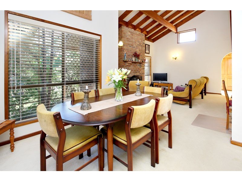 10 Salm Court, Carindale QLD 4152