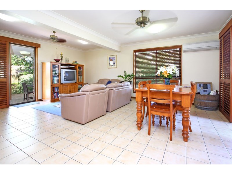 10 Salm Court, Carindale QLD 4152