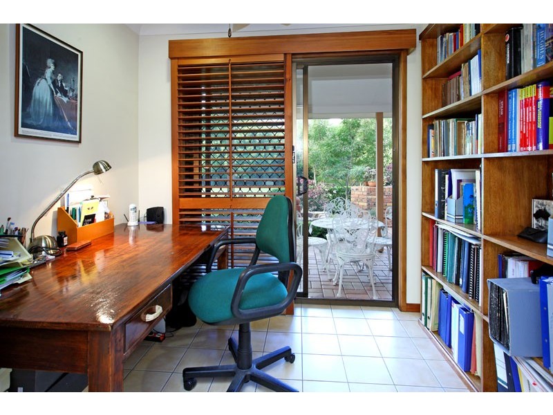 10 Salm Court, Carindale QLD 4152