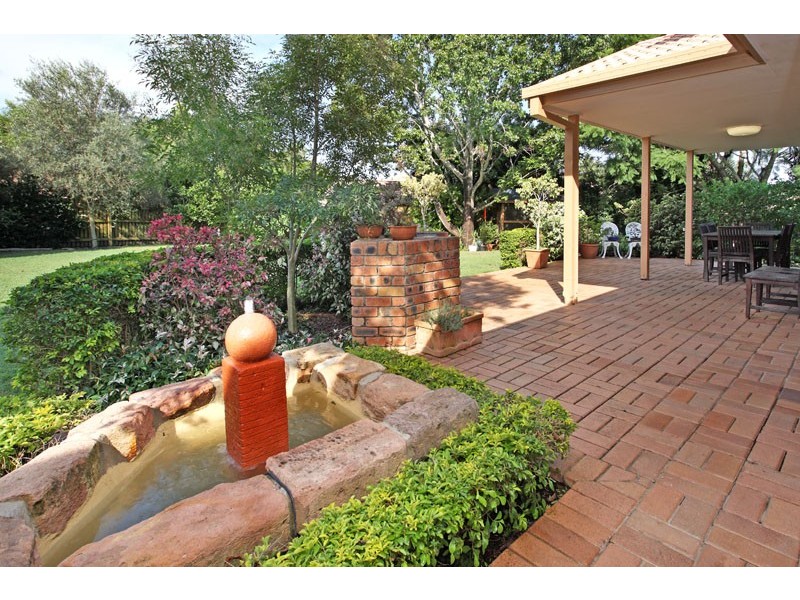 10 Salm Court, Carindale QLD 4152