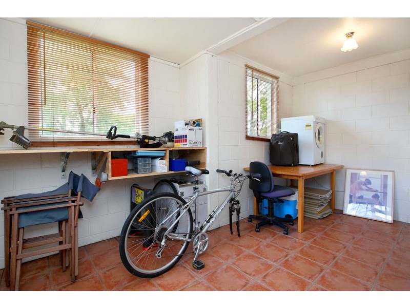 97 Macrossan Avenue, Norman Park QLD 4170