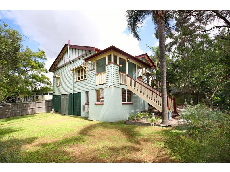 97 Macrossan Avenue, Norman Park QLD 4170