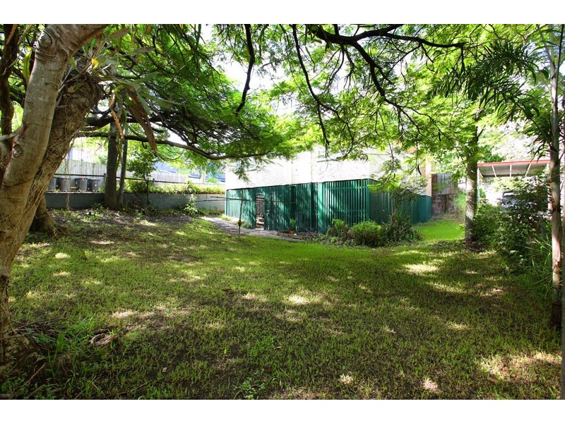 230 Chatsworth Road, Coorparoo QLD 4151