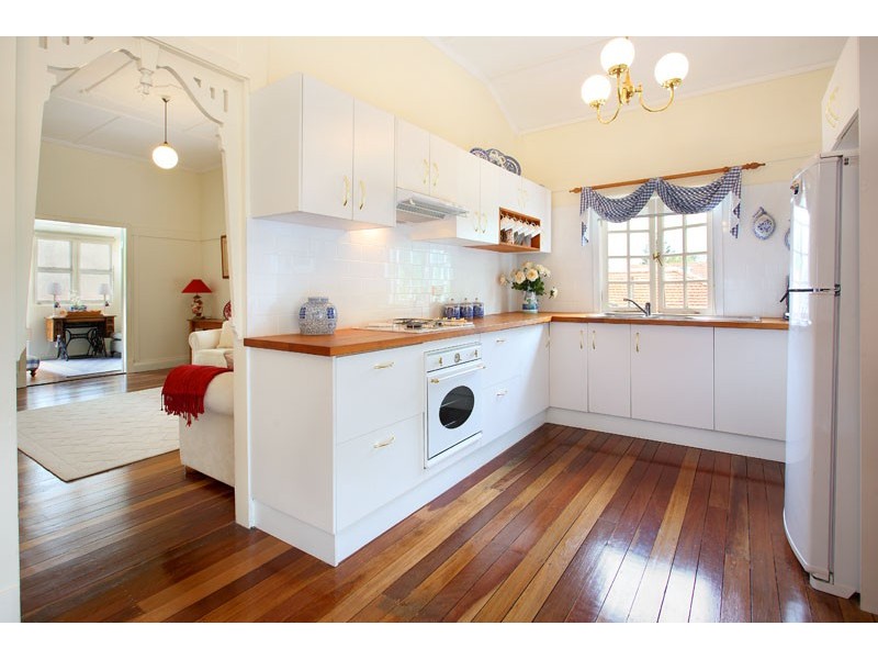 29 First Street, Camp Hill QLD 4152