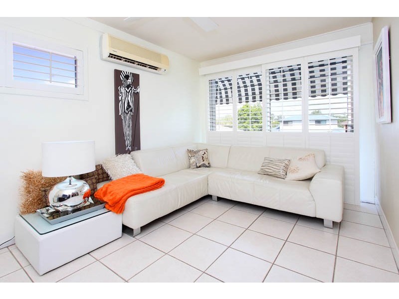 22 Bluebell Street, Mansfield QLD 4122