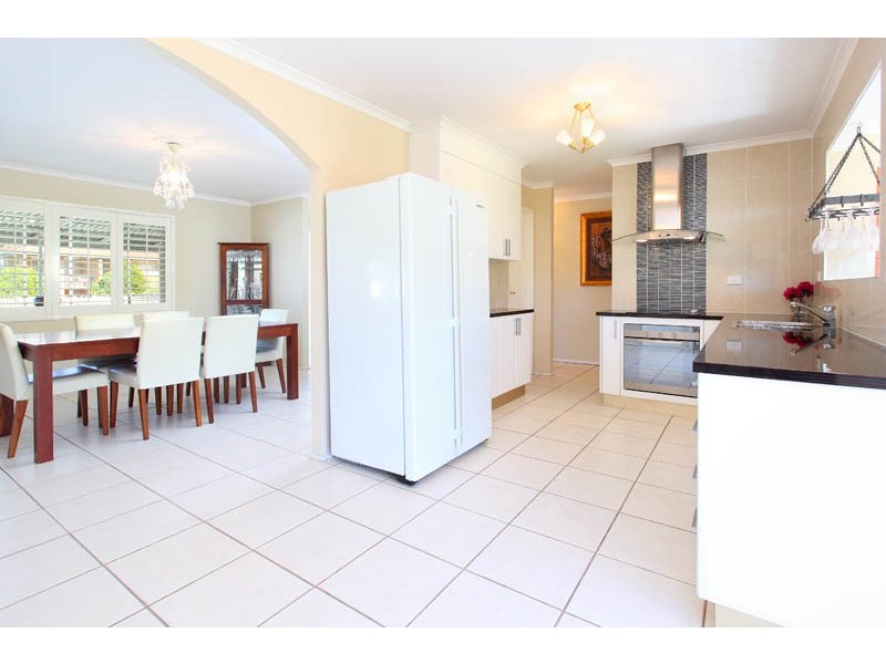 22 Bluebell Street, Mansfield QLD 4122