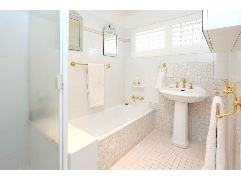 22 Bluebell Street, Mansfield QLD 4122