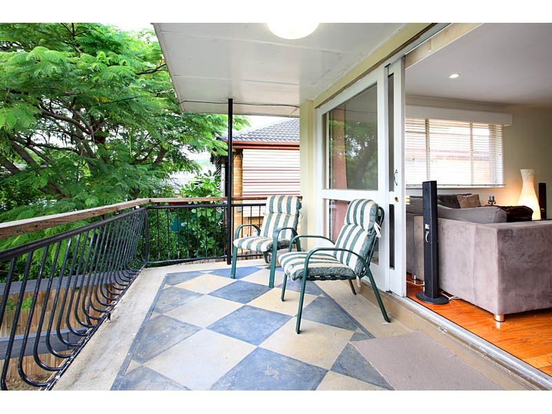 8 Cedlen Street, Camp Hill QLD 4152