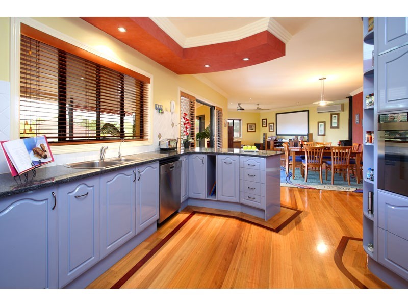 40 St Andrews Crescent, Carindale QLD 4152