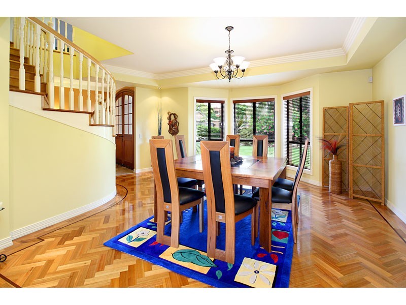40 St Andrews Crescent, Carindale QLD 4152