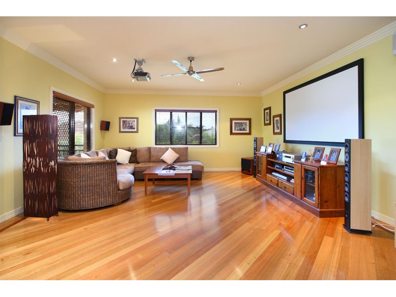 40 St Andrews Crescent, Carindale QLD 4152