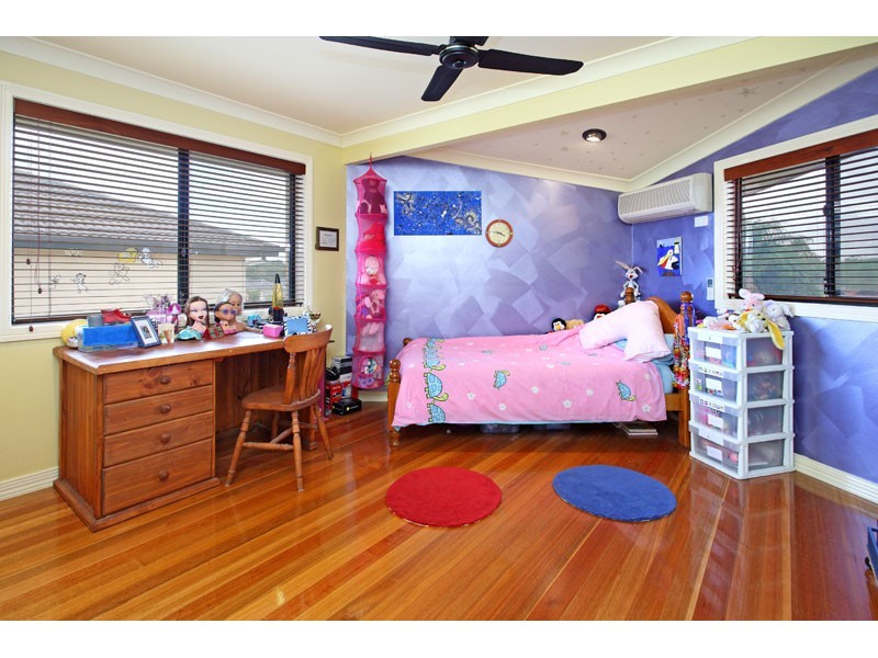 40 St Andrews Crescent, Carindale QLD 4152