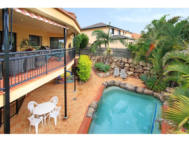 40 St Andrews Crescent, Carindale QLD 4152