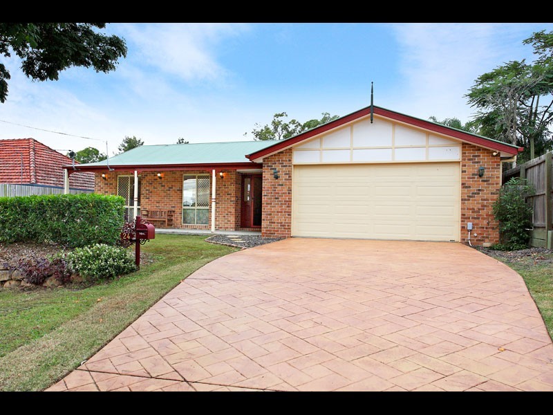 24 Daniells Street, Carina QLD 4152