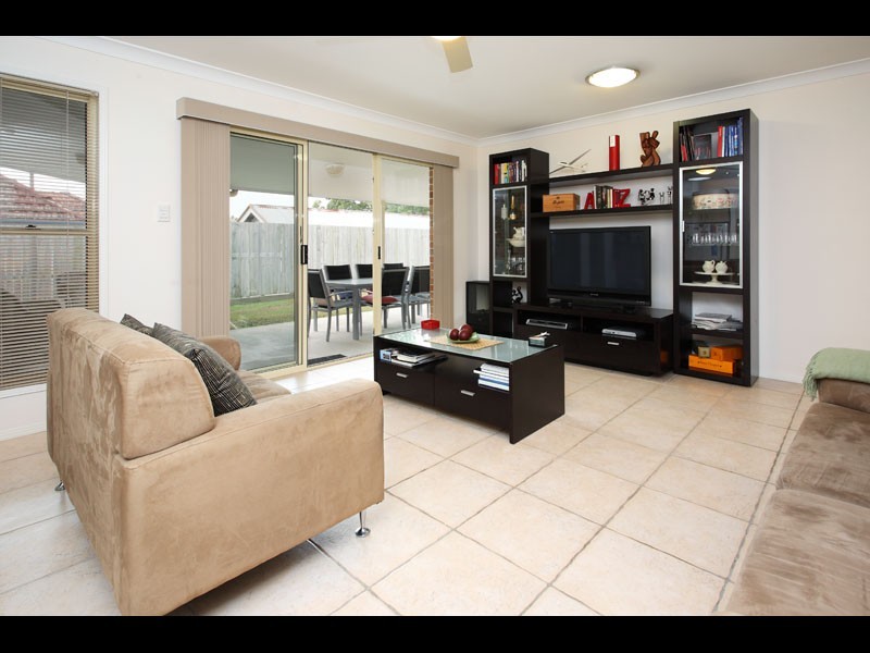 24 Daniells Street, Carina QLD 4152