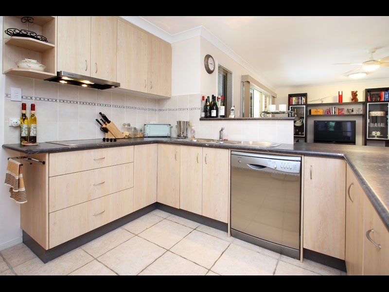 24 Daniells Street, Carina QLD 4152