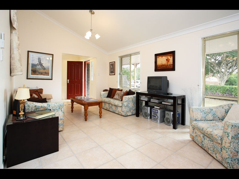 24 Daniells Street, Carina QLD 4152