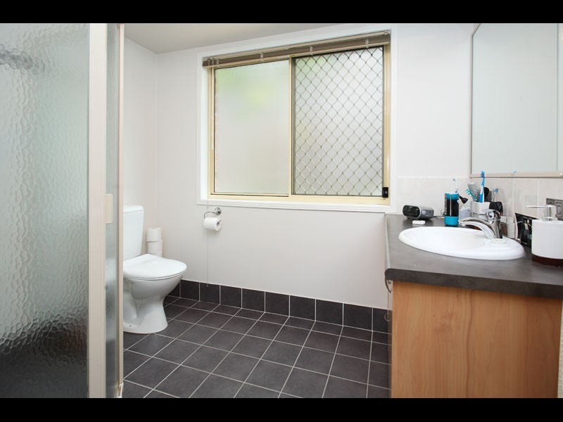 24 Daniells Street, Carina QLD 4152