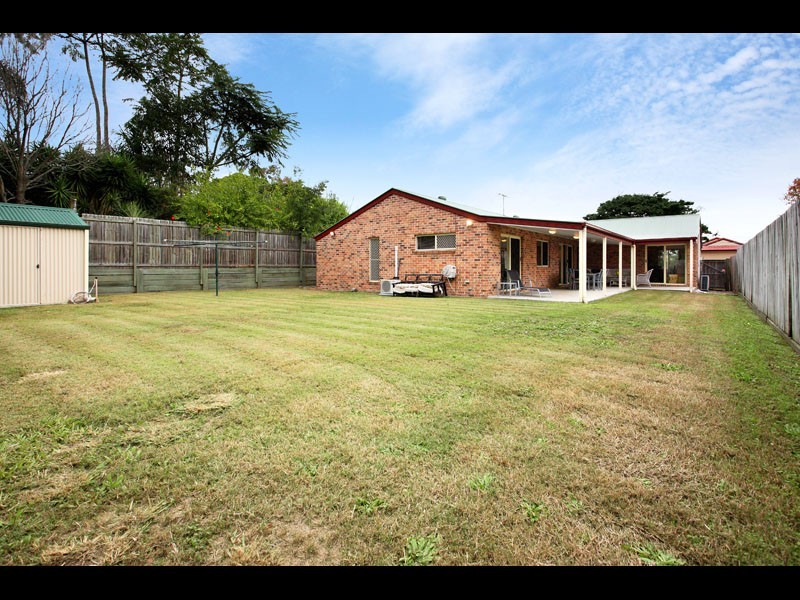 24 Daniells Street, Carina QLD 4152