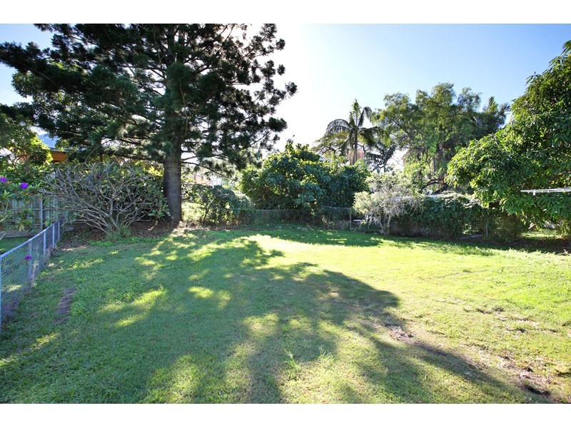 174 Macrossan Avenue, Norman Park QLD 4170