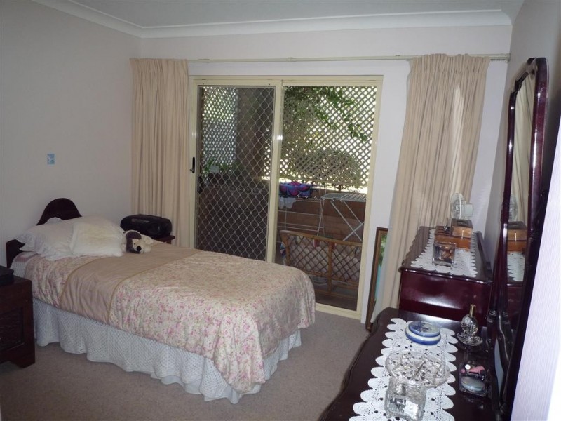 2/16 Dickenson Street, Carina QLD 4152