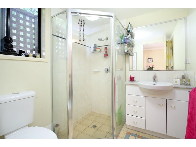 4/12 Norman Crescent, Norman Park QLD 4170