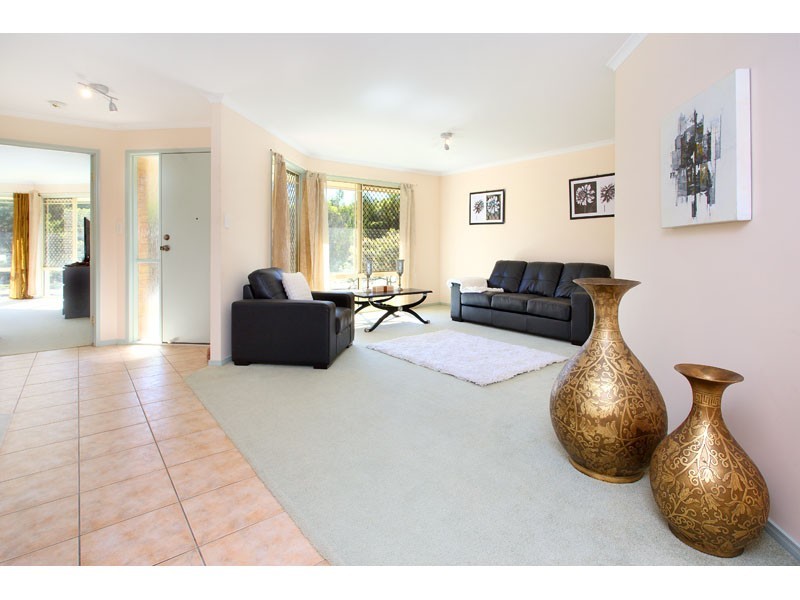 3 Kauri Street, Carindale QLD 4152