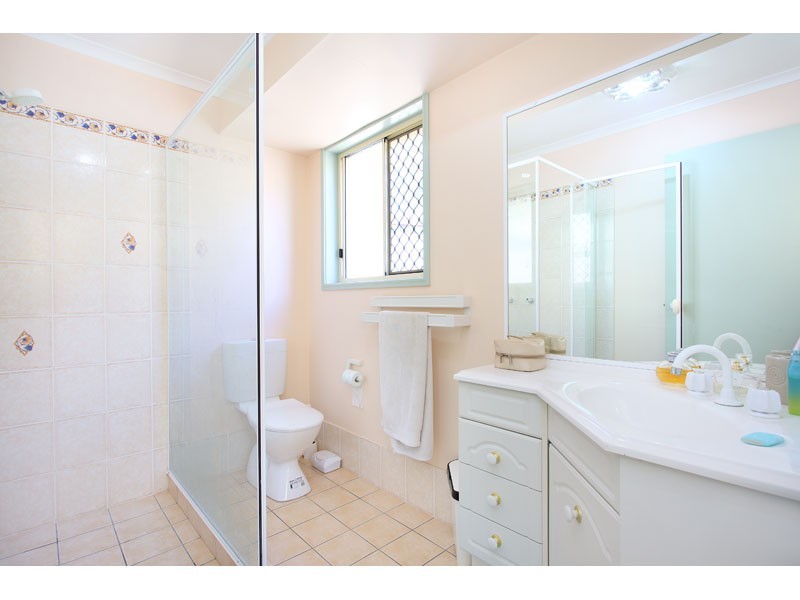 3 Kauri Street, Carindale QLD 4152