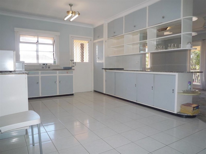 19 Blackwood Avenue, Cannon Hill QLD 4170