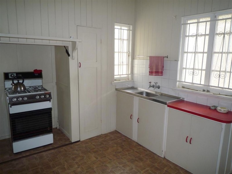 7 Donald Street, Camp Hill QLD 4152