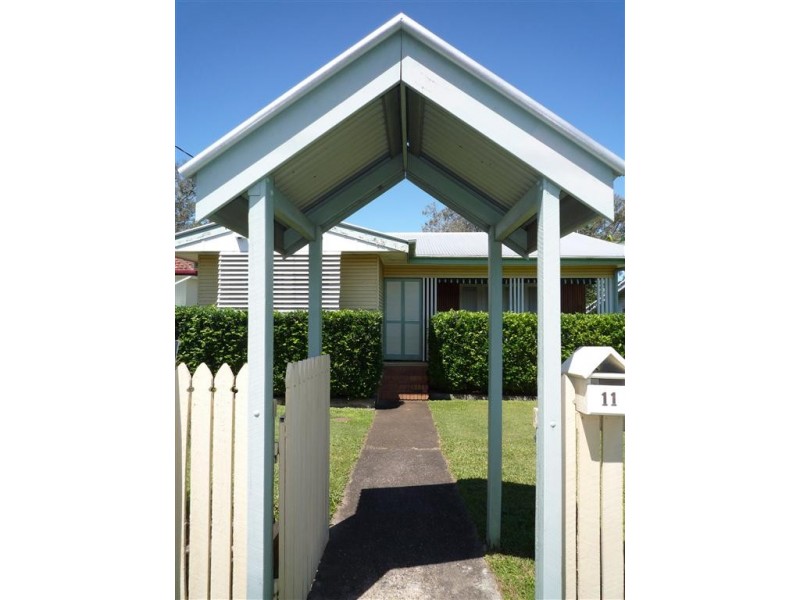 11 Robbies Avenue, Carina QLD 4152