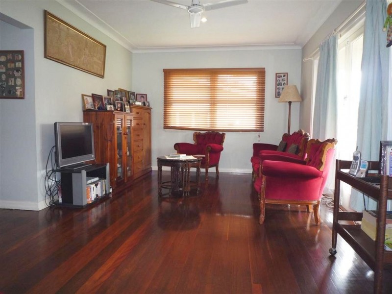 11 Robbies Avenue, Carina QLD 4152