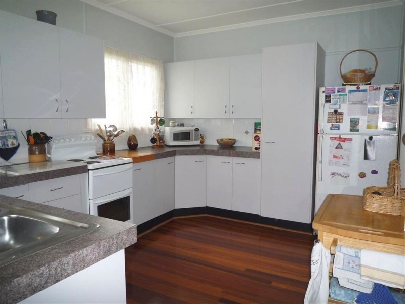 11 Robbies Avenue, Carina QLD 4152