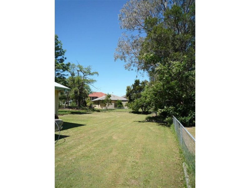 11 Robbies Avenue, Carina QLD 4152