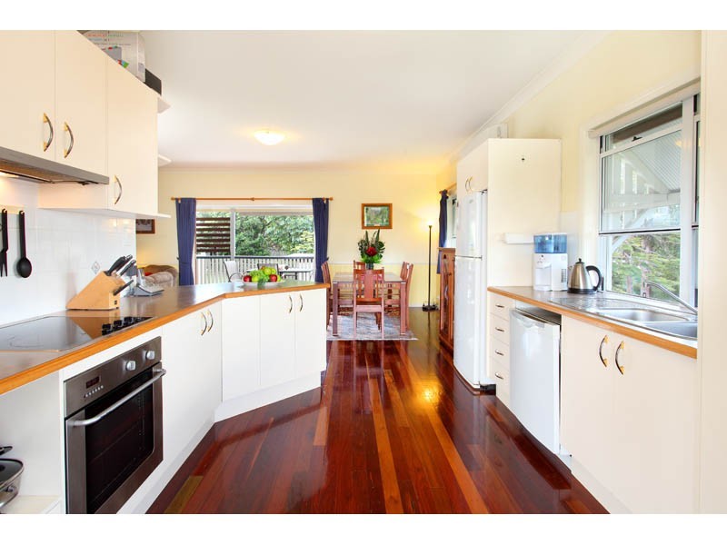 4 Risley Street, Carina QLD 4152