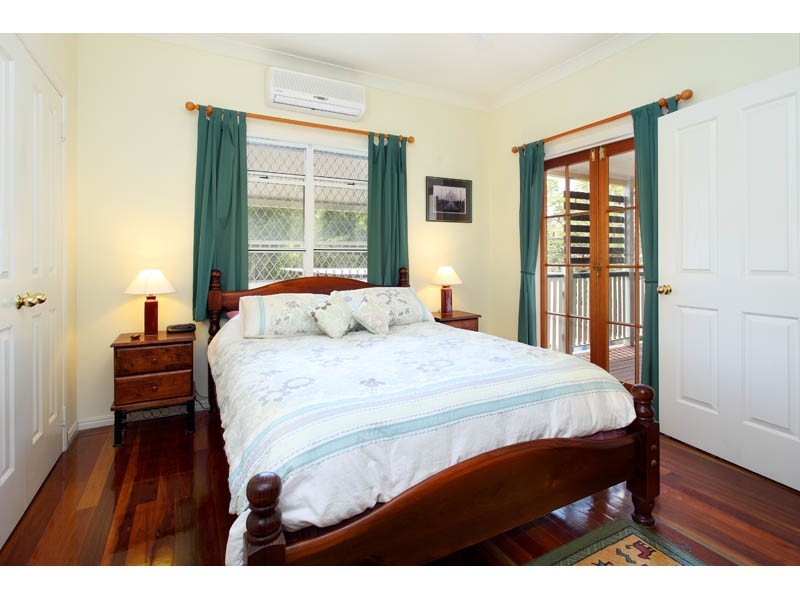 4 Risley Street, Carina QLD 4152