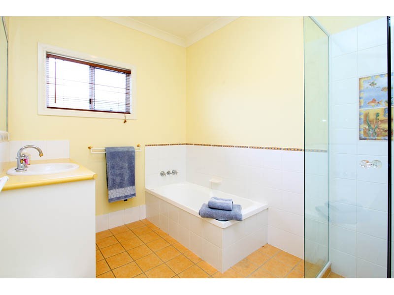 4 Risley Street, Carina QLD 4152