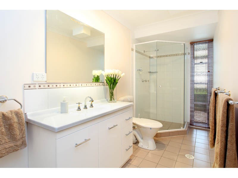 4 Risley Street, Carina QLD 4152